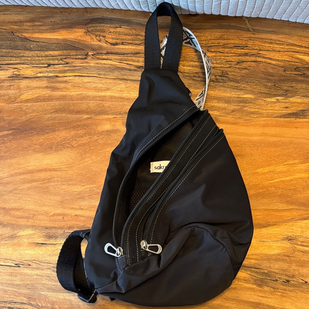 Sakroots Black Sling Belt Bag with Dual Zippers